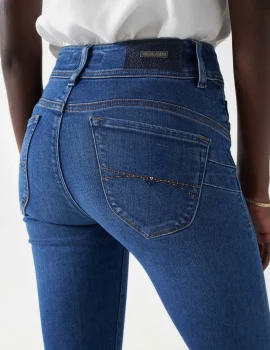 Jean secret push in Salsa